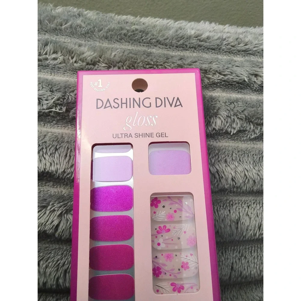 NIP Dashing Diva Gel Nail Strips in Fleur Flair